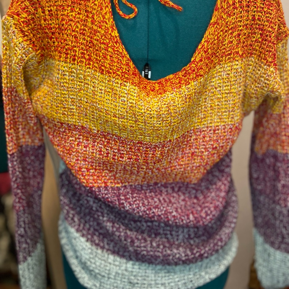 Colorful Sweater - Picture 4 of 4